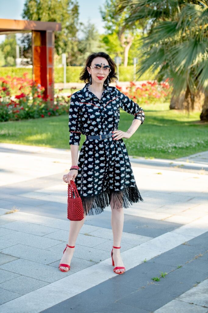 how to style vintage glasses