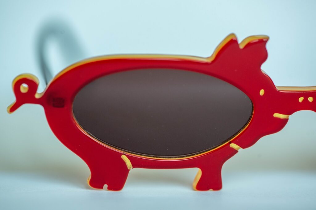 pig-shaped glasses