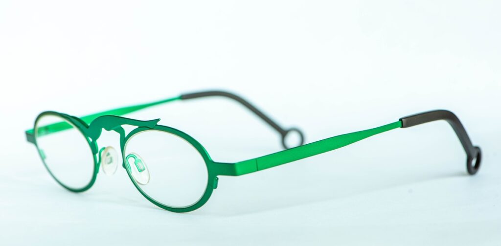 theo eyewear Olga