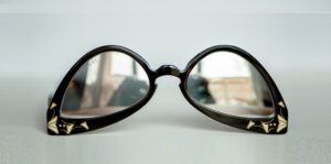 guccia upside down sunglasses