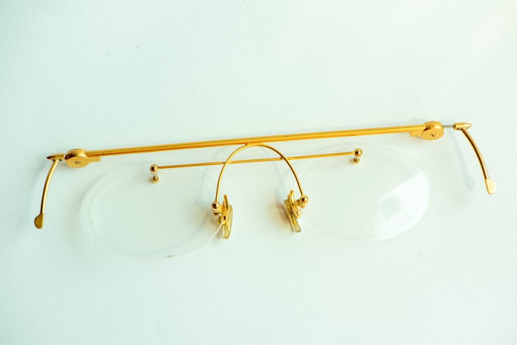 sthenos golden plated frame